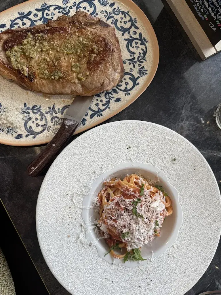 Flora_Mamma Carmelina_Oignies_review