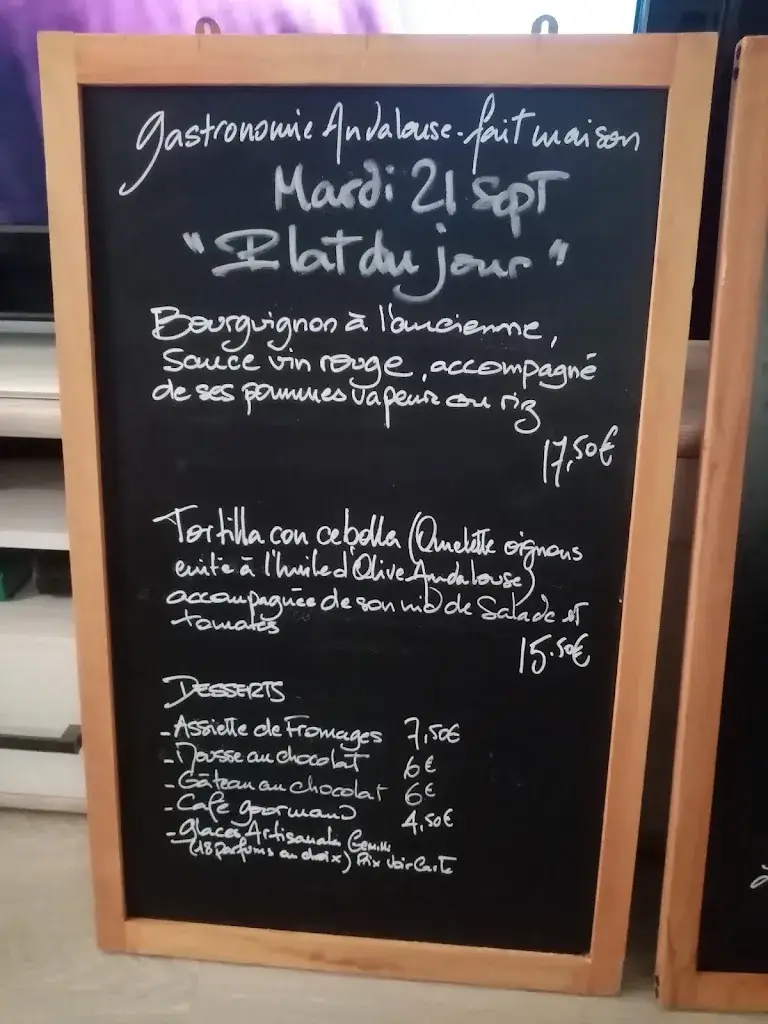 Menu_atelierpubcrest_Crest_image_2