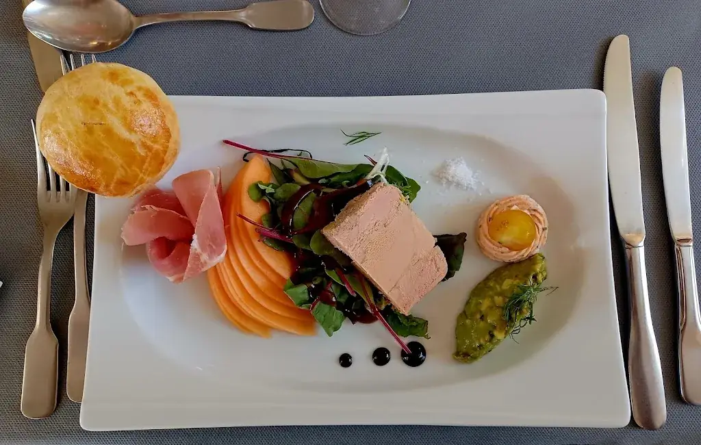 françoise perroux_Le Relais Charlemagne_Samoussy_recensione