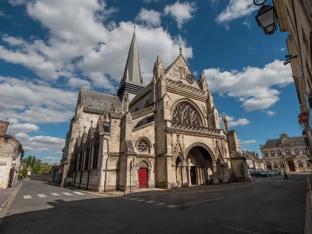 Basilique Notre-Dame de Liesse ristorante a Liesse-Notre-Dame