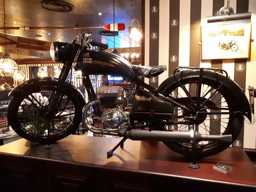 E Jones_Au Bureau - Pub et Brasserie_Laon_review