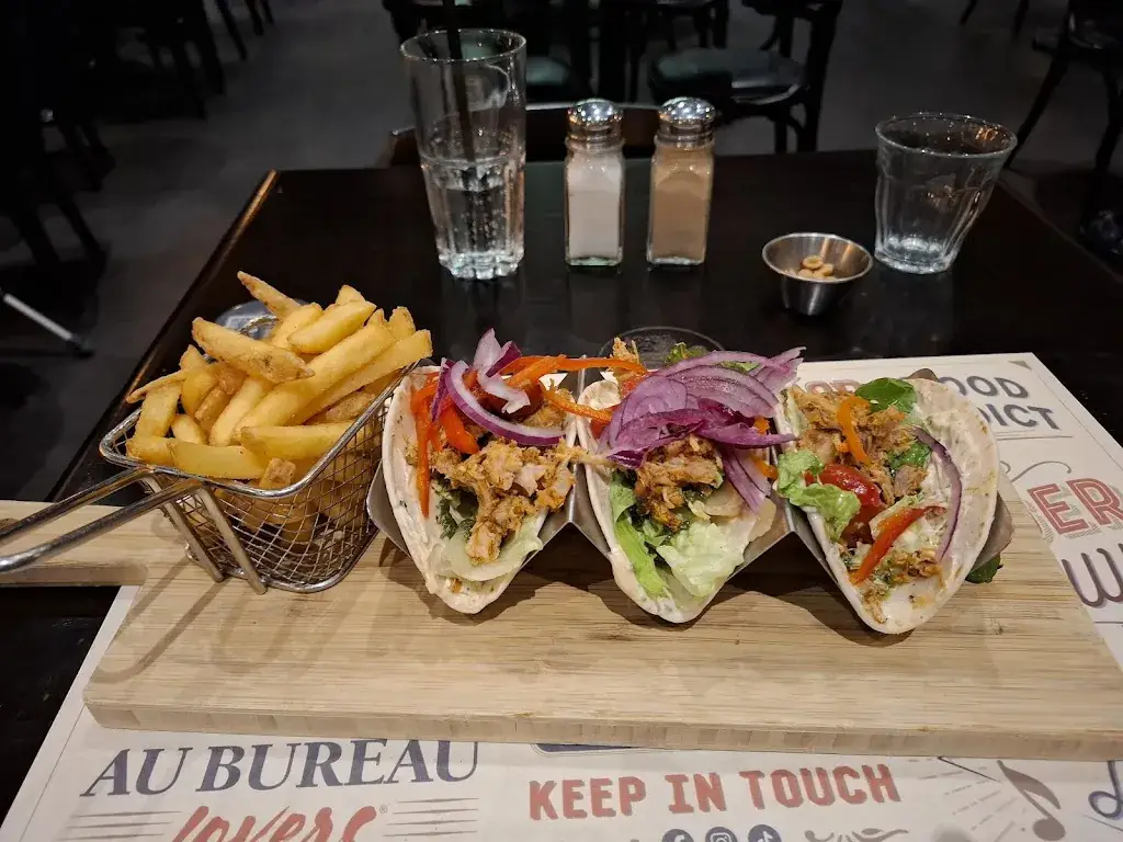 Zoltan Gajdatsy_Au Bureau - Pub et Brasserie_Longuenesse_review