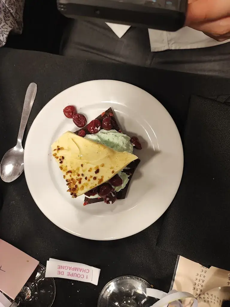 Cindy Jibon_Le Gala'Mets_Loon-Plage_review