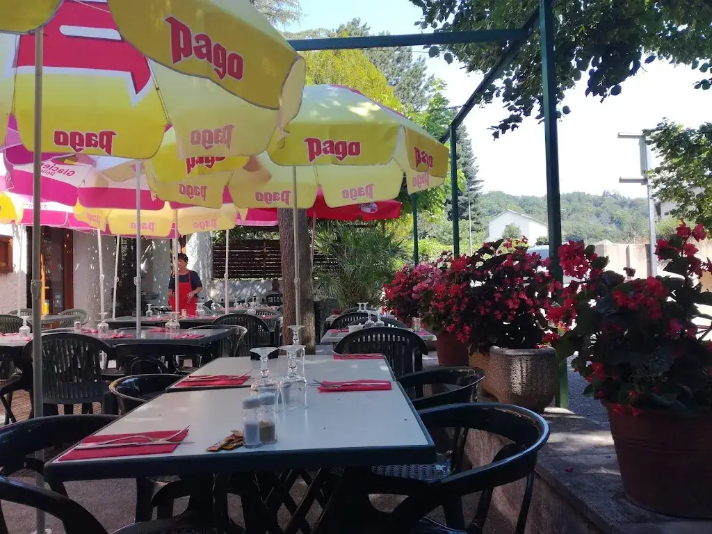 Restaurant La Petite Auberge_Crest_slider_image_2