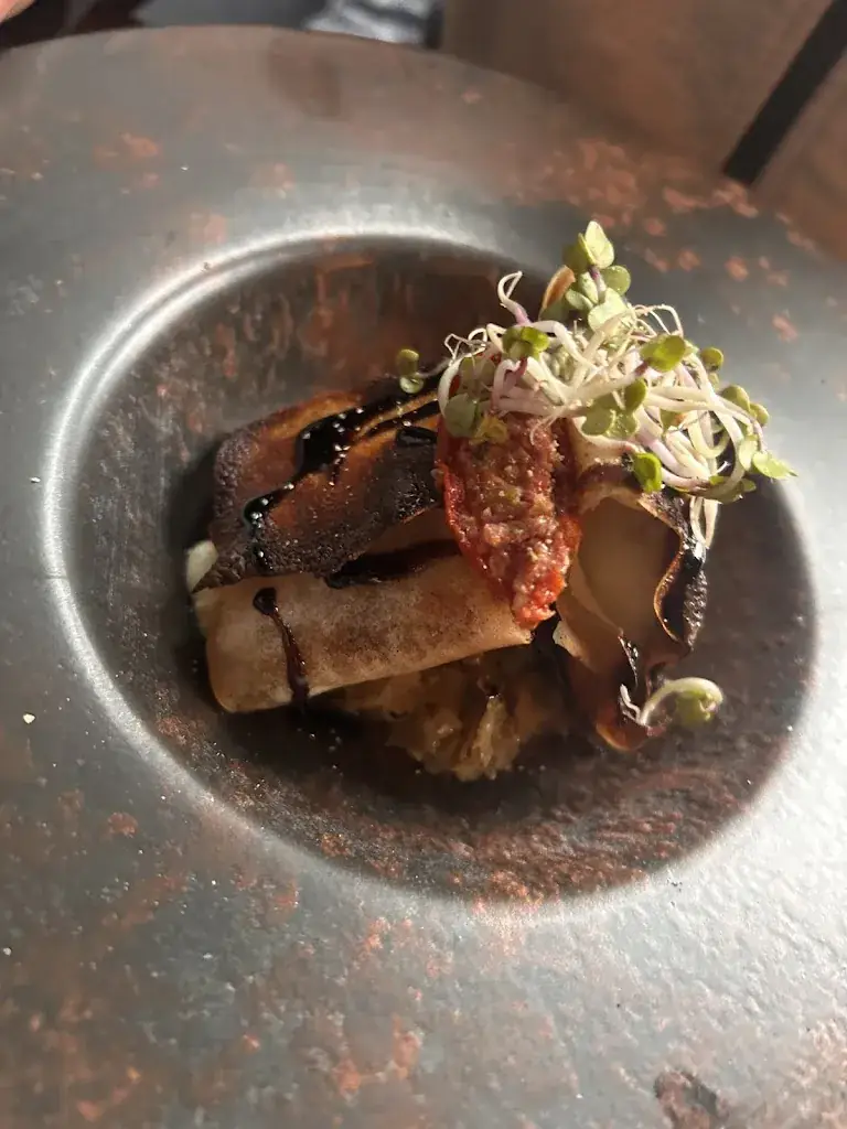 Emilie Fournier_L' Atelier_Lumbres_review