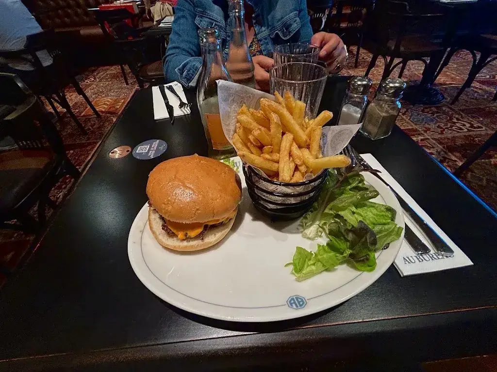 Lyne Diaz_Au Bureau Leers - Lys lez Lannoy - Roubaix – Pub Brasserie Restaurant – Afterwork, Burgers, Bières, Sport en direct_Lys-lez-Lannoy_review