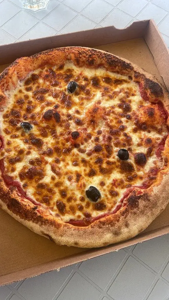 Ricardo Vlietjes_L’Heurt de la Pizza_Portel_review