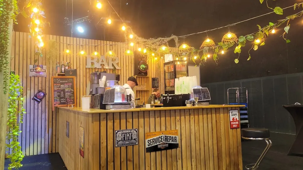 Cris Dephi-bois_Aux Chalets du Fort_Portel_review