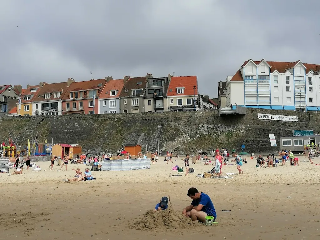 Emma Dessaint_Aux Chalets du Fort_Portel_review