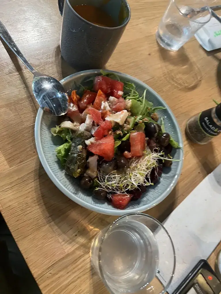 Darima Tsoktoeva_Salad&Co_Villeneuve-d'Ascq_recensione