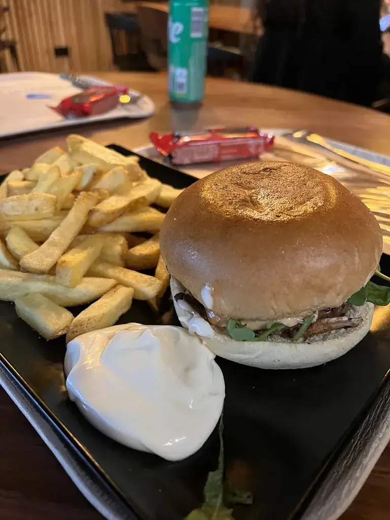 Gaetan Camarda_AGAPONIA WORKING KF/FOODING PLACE_Lezennes_review