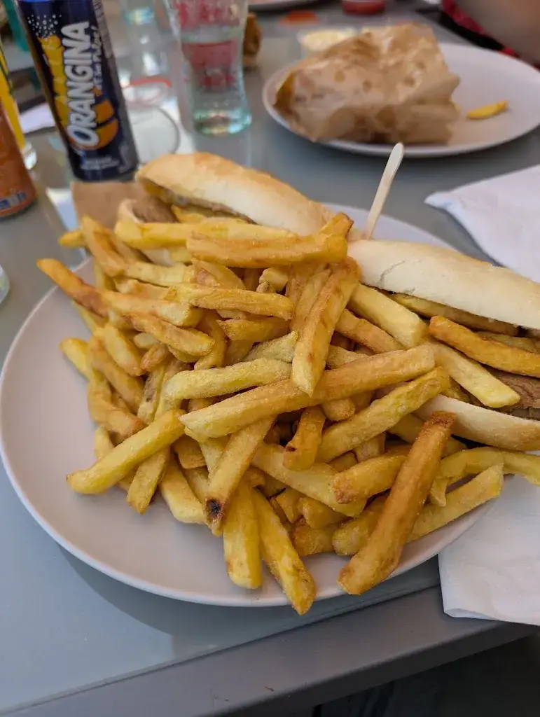 J. C._Friterie Yolo_Lezennes_review