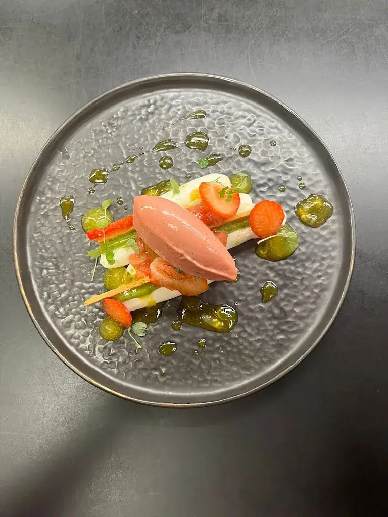 Rouge Barre_Lille_slider_image_3