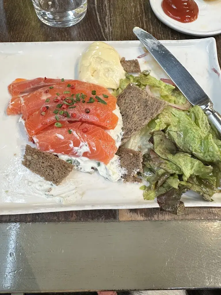 ipek mert_Le Barbier qui fume Vieux Lille_Lille_review