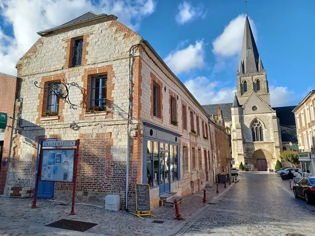 GAEL RADENAC_Estaminet Restaurant « L affaire Lucie K »_Marle_recensione