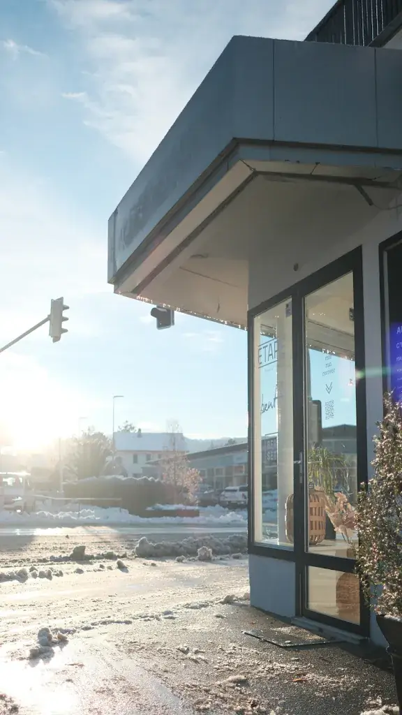 ETAPE Boutique & coffee Marly_Marly_slider_image_2