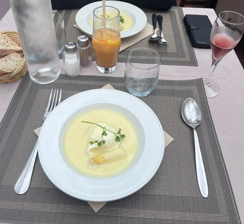 Ramisa Heidari_Restaurant-Grill Le Bonavis_Rues-des-Vignes_review