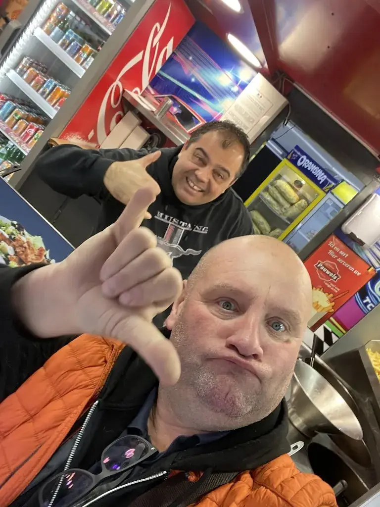 Xavier Beddelem_Mustang burger_Méricourt_recensione