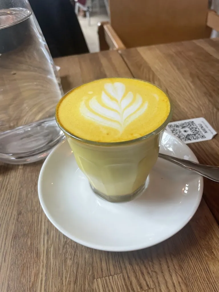 Baran Zeren_Café Méricourt_Paris_review