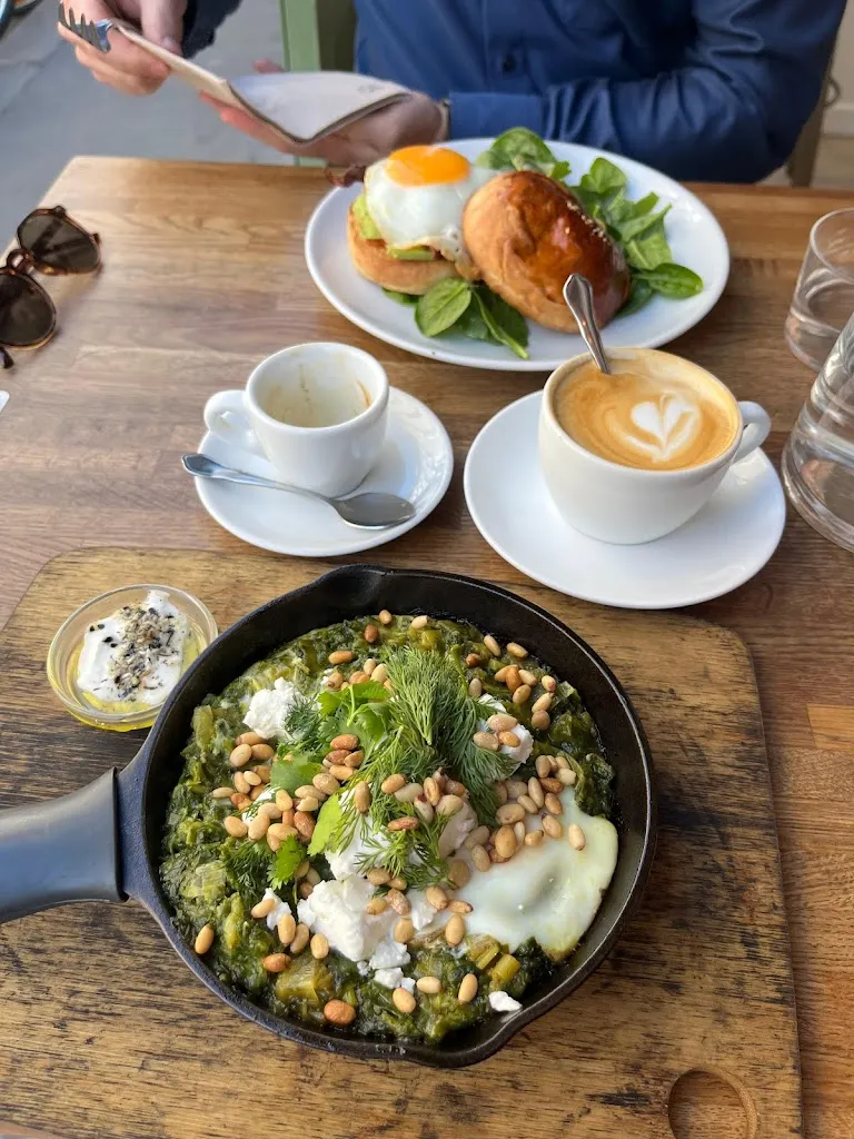 Lukáš Trnka_Café Méricourt_Paris_review