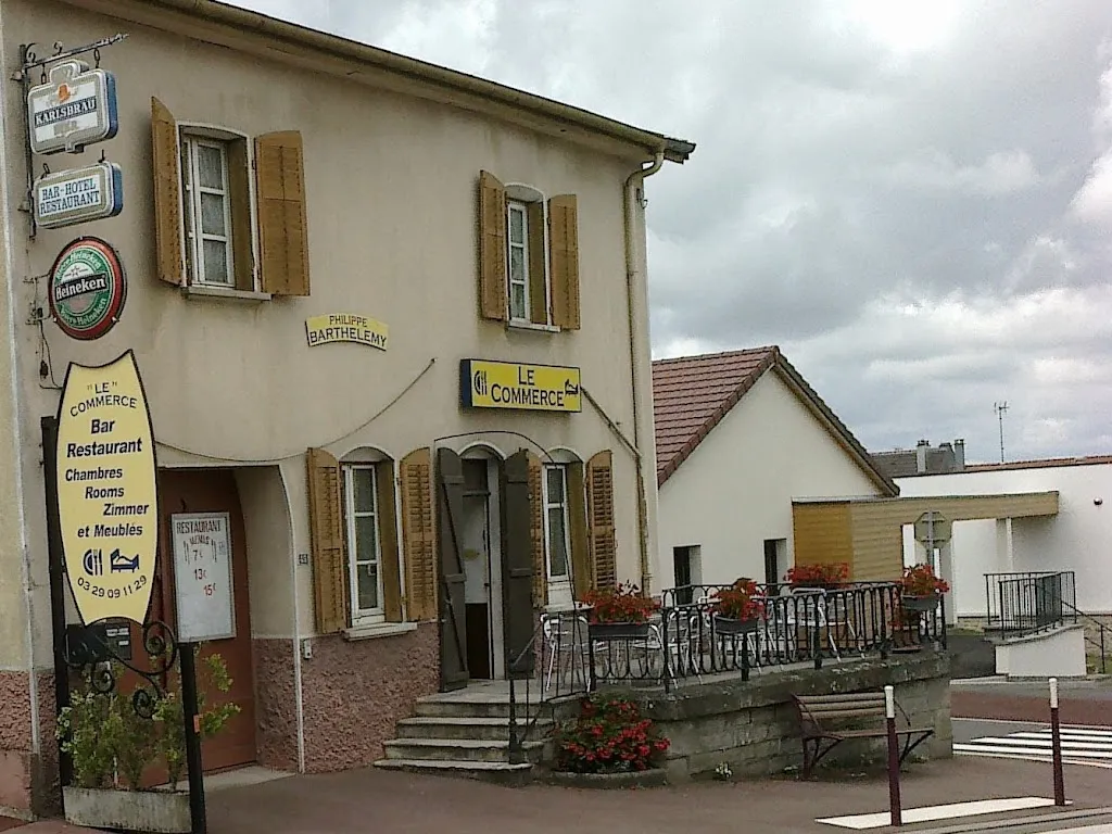 BULGNEVILLE- Le COMMERCE-Restaurant et Chambres restaurant à Bulgnéville