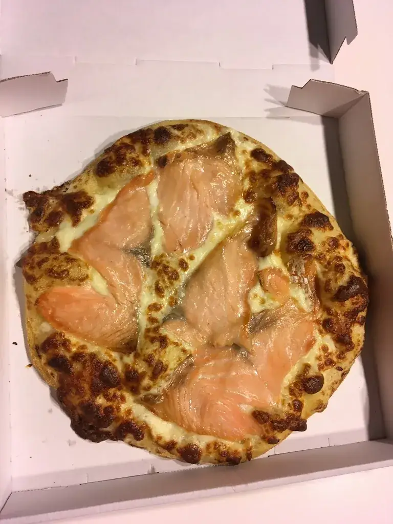 Noemie Plateaux_Chez Jeremy_Montescourt-Lizerolles_review