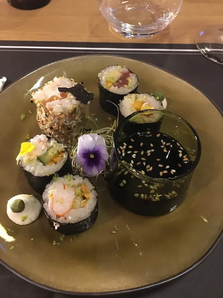 Aaron X_La Cour de l'Ermitage_Nesle_review