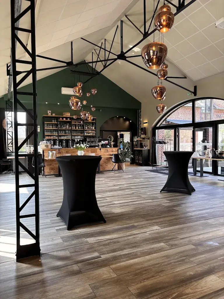 La Cour de l'Ermitage restaurant in Nesle