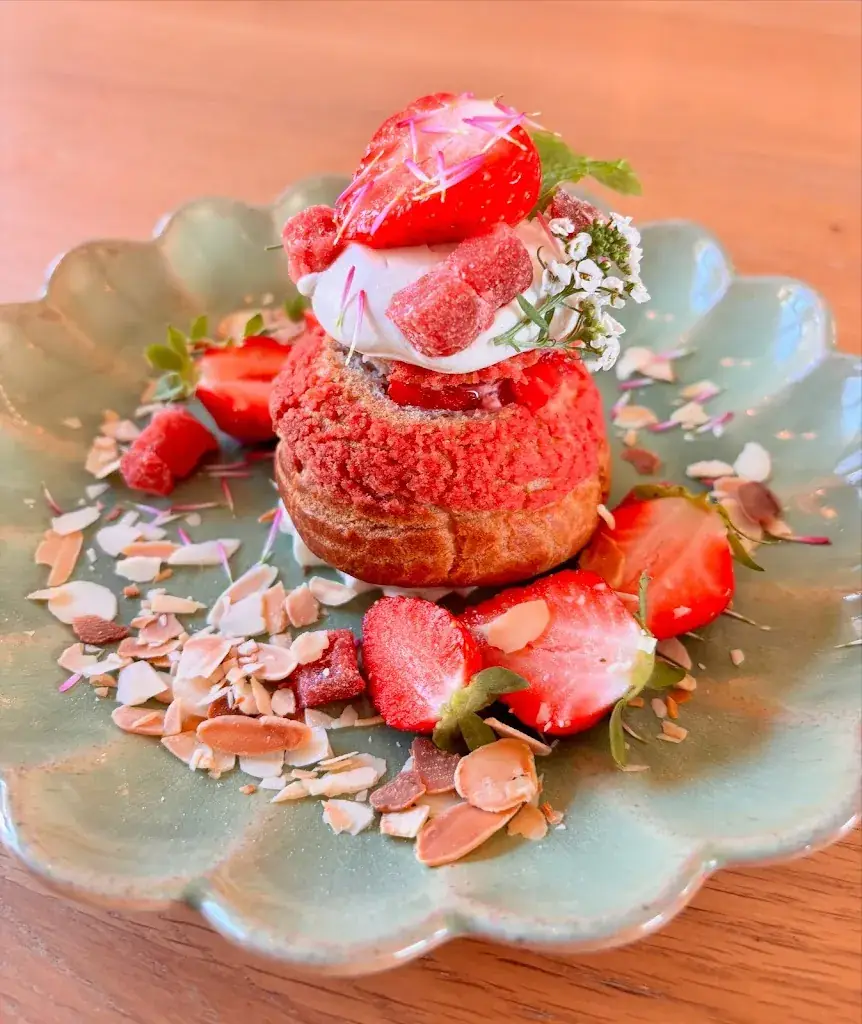 La Cour de l'Ermitage_Nesle_slider_image_2