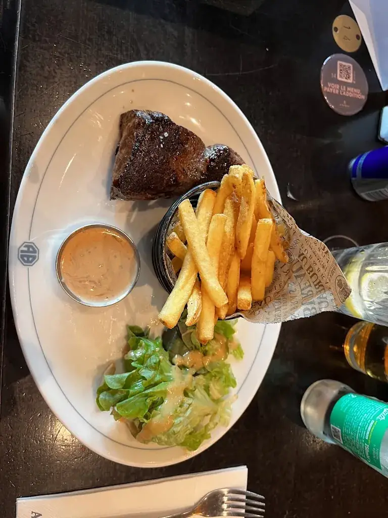 Romane Delobel_Au Bureau Neuville en Ferrain - Roncq - Tourcoing – Pub Brasserie Restaurant – Afterwork, Burgers, Bières, Sport en direct_Neuville-en-Ferrain_review