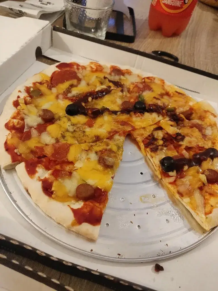 Pizza & Trattoria By Lorenzo_Neuilly-en-Thelle_slider_image_3