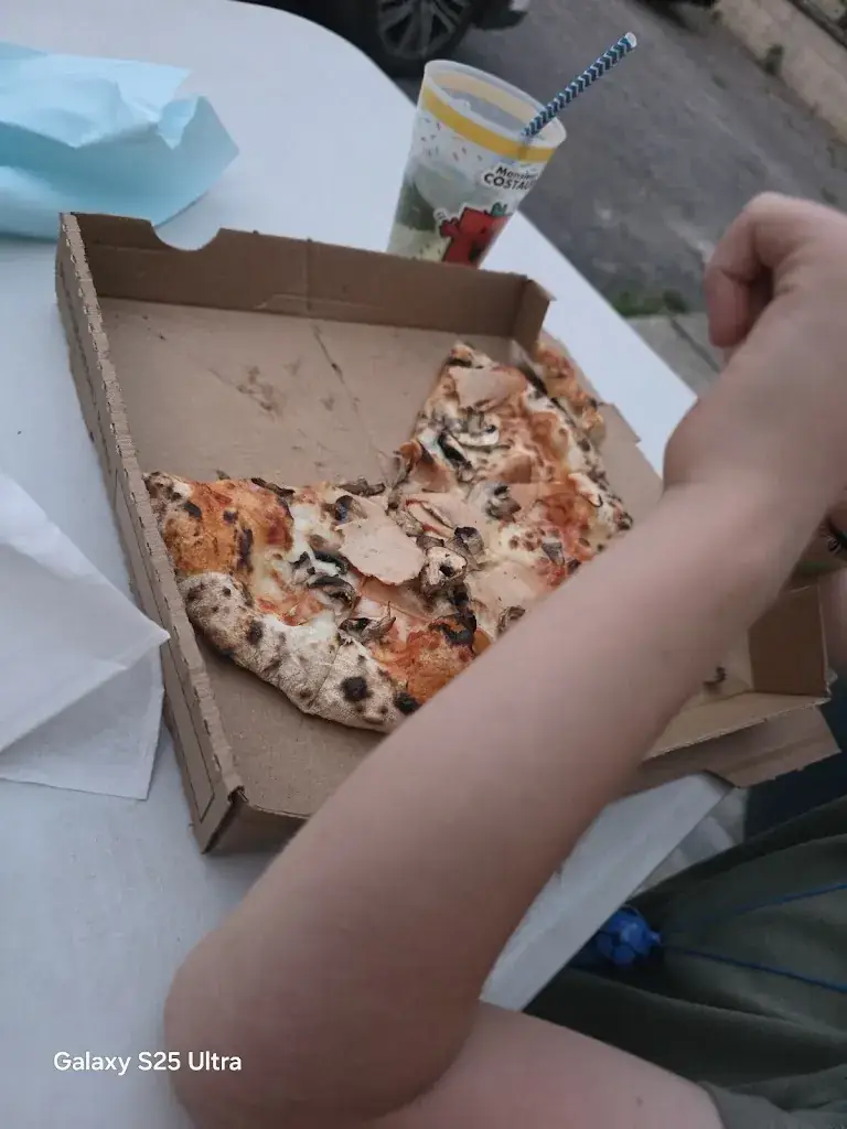 Rémi Lecluze_La fournaise_Montdidier_review