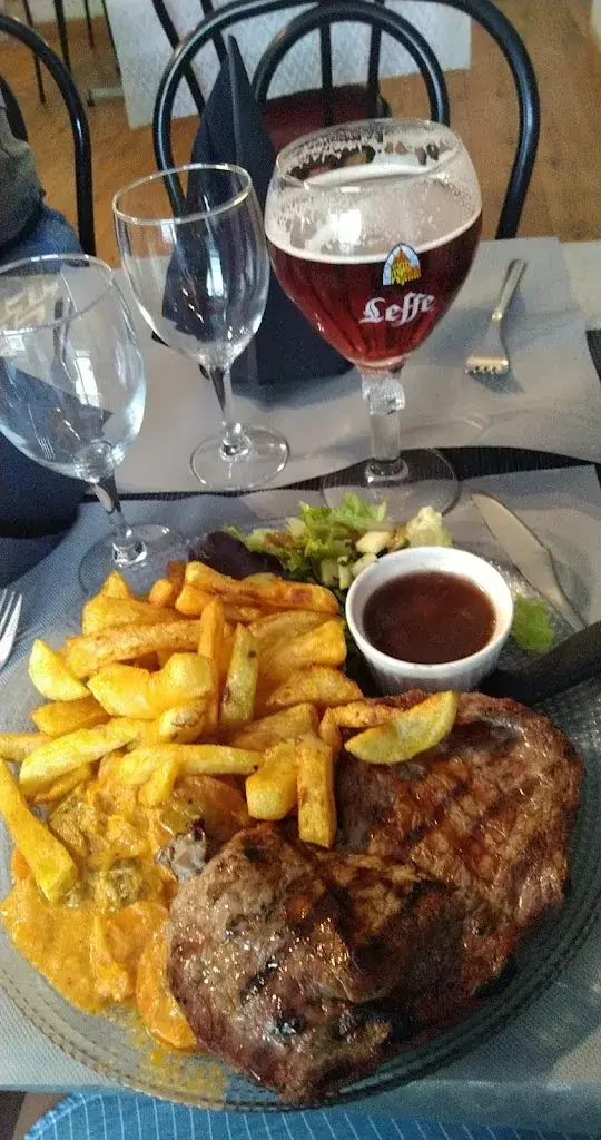 Elodie Regnier_L'escapade_Montdidier_review