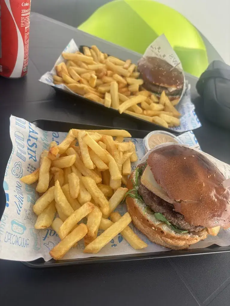 Djimy Koziak_La Frite en Famille_Vermelles_review