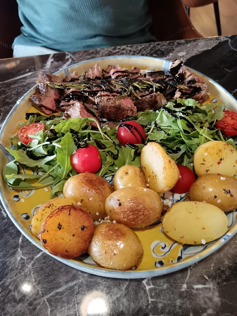 La Famiglia_Neufchâtel-Hardelot_slider_image_3