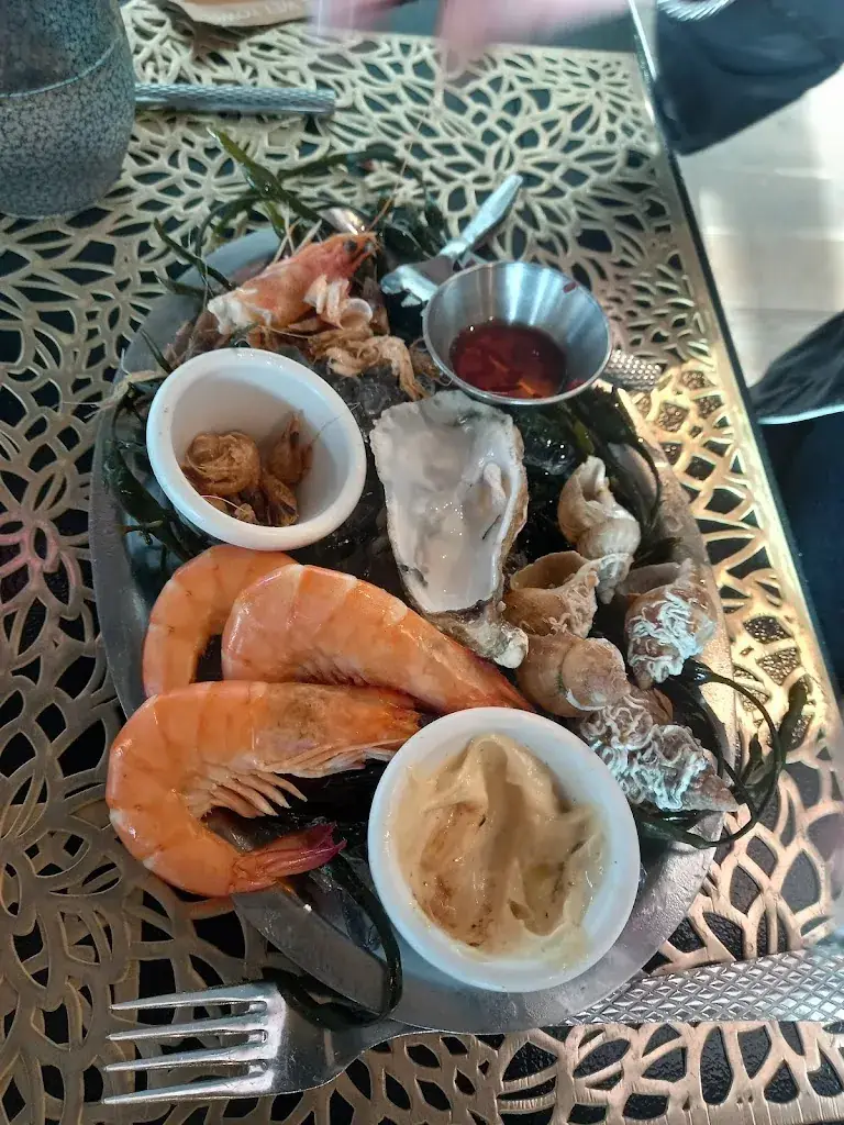 Robert Sharman_L’etale_Neufchâtel-Hardelot_review