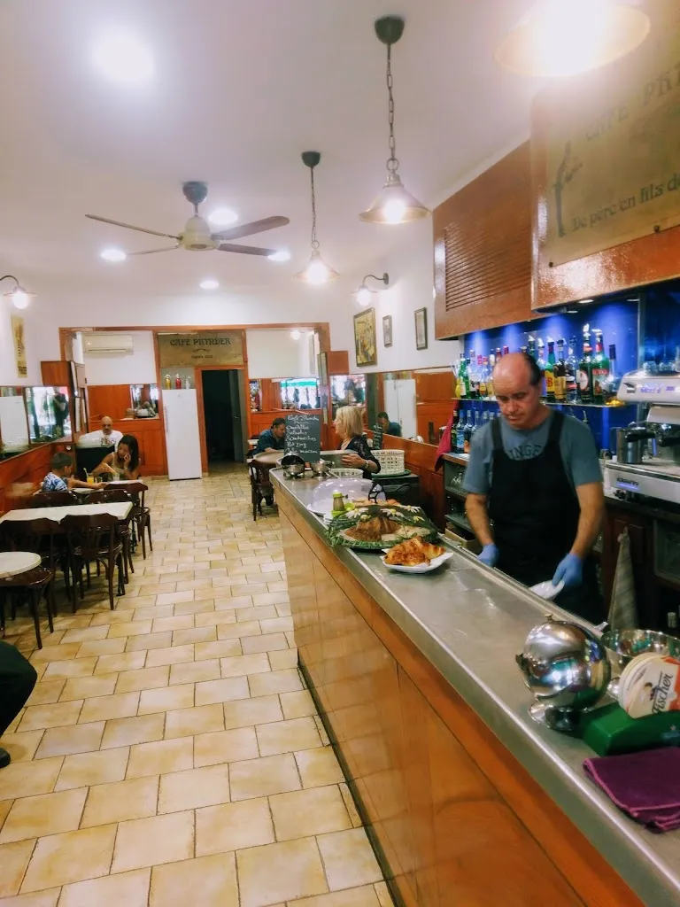 Café Prinder_Marseille_slider_image_3