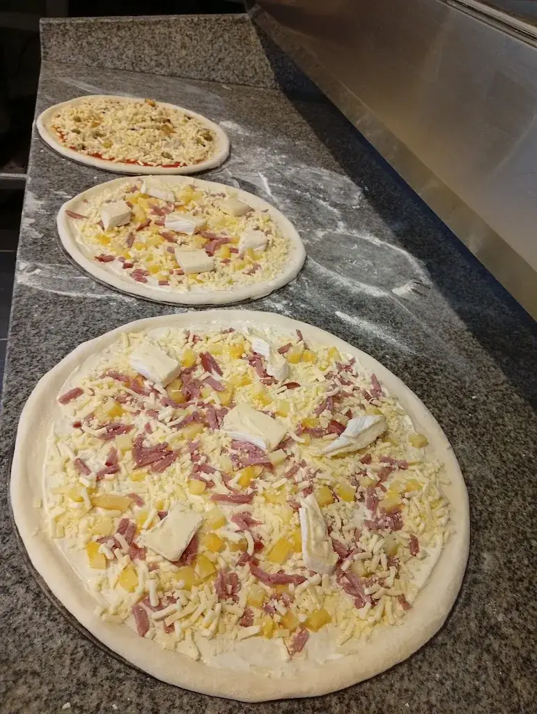 CAMPANIA pizza & burger_Ostricourt_slider_image_3