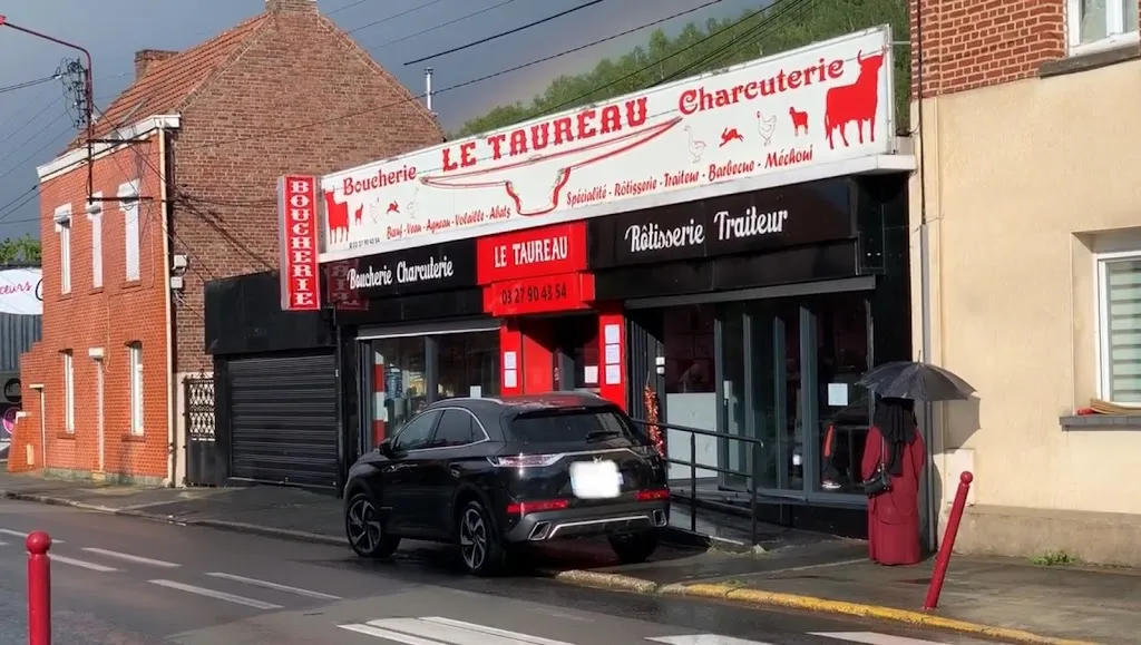 Abdellatif Elfari_Le Taureau_Ostricourt_reseña