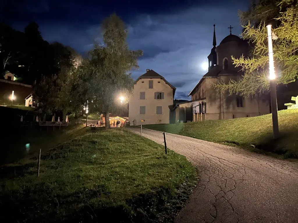 Henrik Loop_Le Refuge du Calvaire_Megève_review