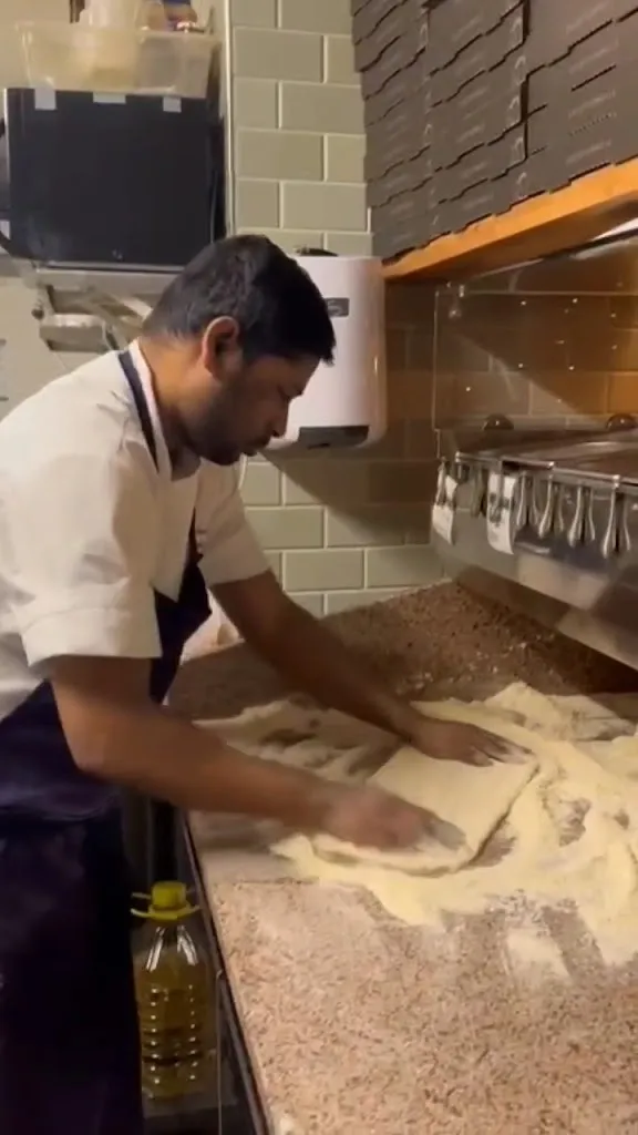 farhan chowdhury_Restaurant Le Saint-Laurent_Montreuil_review