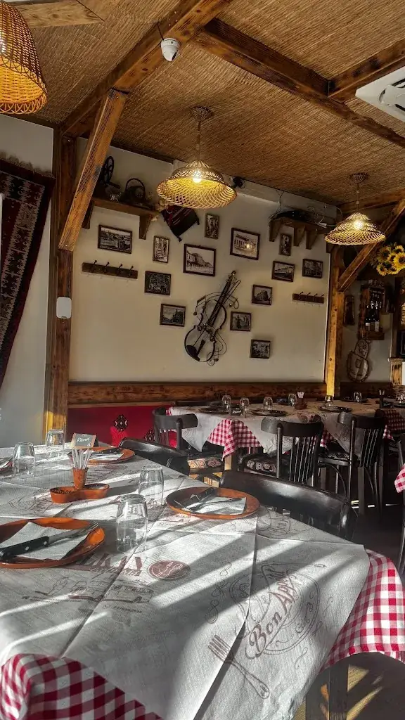 Nadia Yacoubi_Restaurant Paris Montreuil - Balkan Montreuil_Montreuil_review