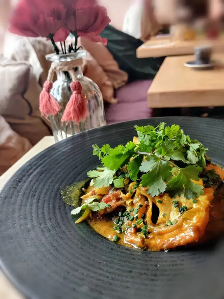 Chez Vicky_Montreuil_slider_image_2