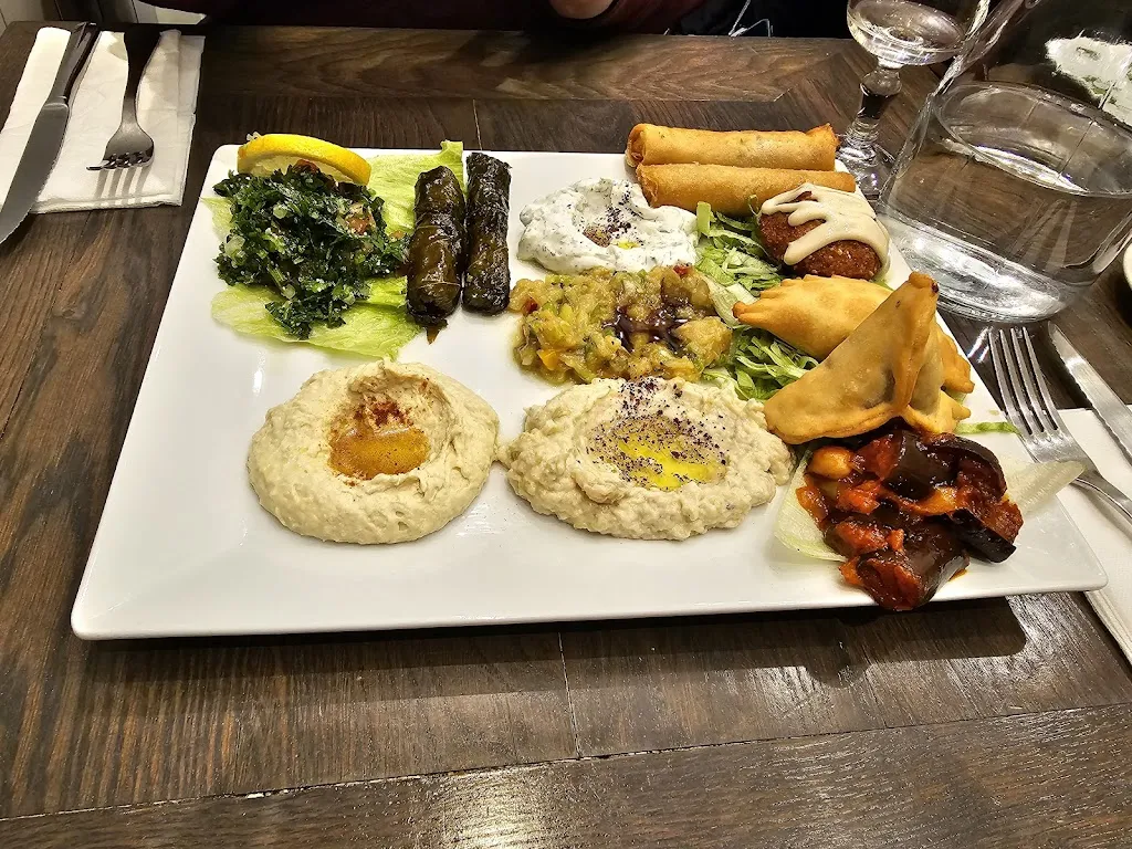 arij riabi_Chez Ailda_Montreuil_recensione