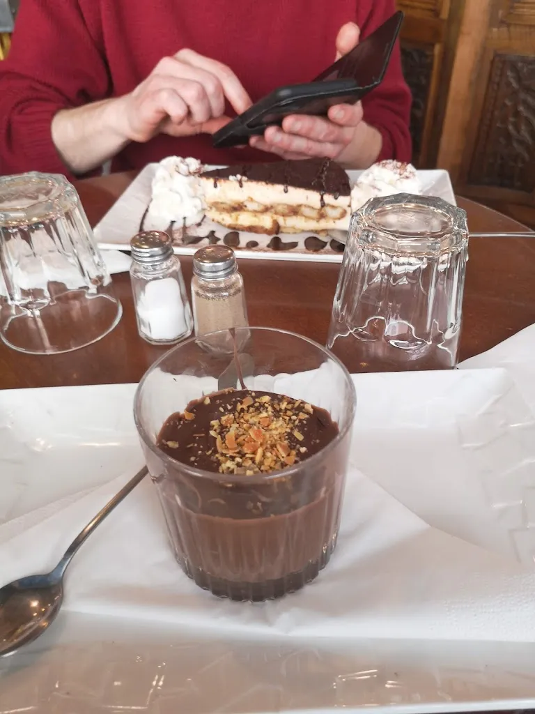 Pascal H_Jade_Montreuil_review