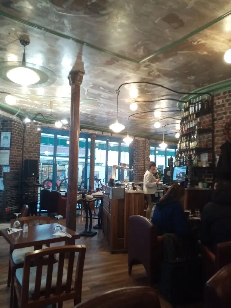 Catherine Cléret_Jade_Montreuil_review