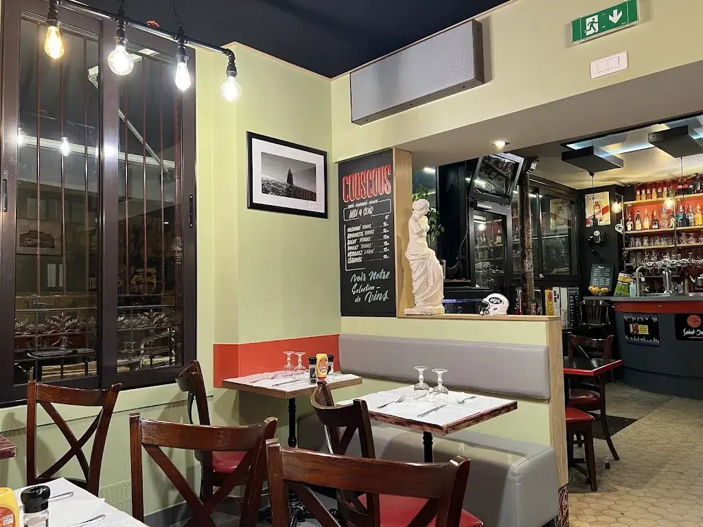 Jarosław Mlącki_L'Escale_Montreuil_recensione