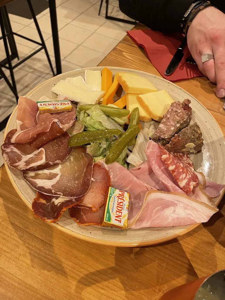 Margot D_Le Cheval Blanc_Phalempin_review