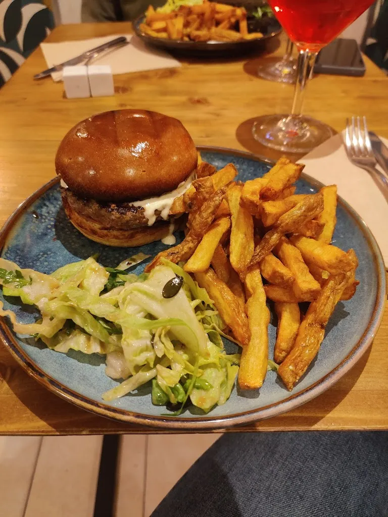 Victoria_Le Cheval Blanc_Phalempin_review