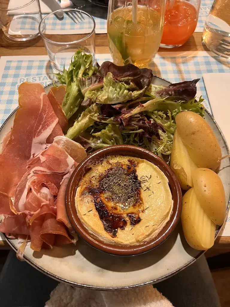 caroline CLARISSE_Ginette à la neige_Aime-la-Plagne_review